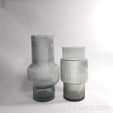 Taufan Big Big Ribbed Vase dengan asap kelabu